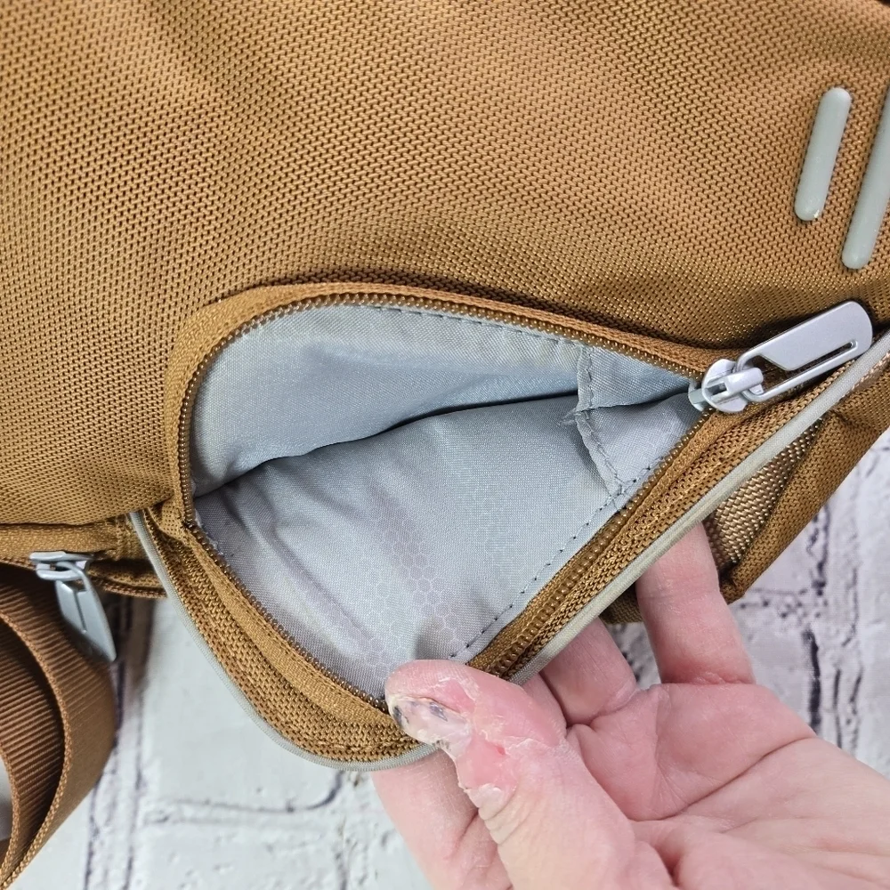 Tumi Tech nylon crossbody messenger travel bag purse